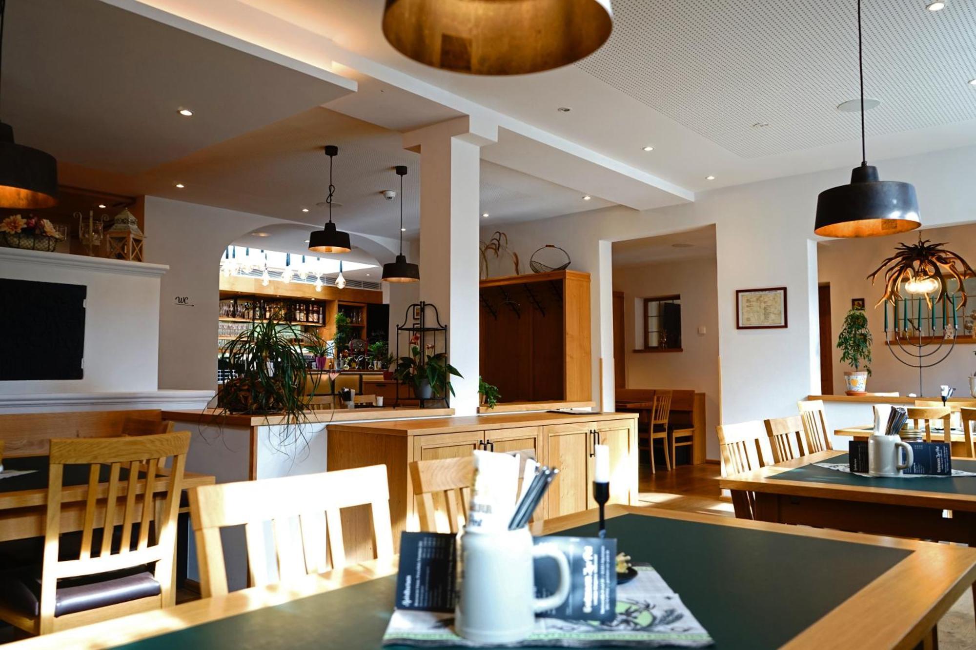 Hotel Zum Schwarzen Ross Und Gutmann Zur Post Hilpoltstein Ngoại thất bức ảnh